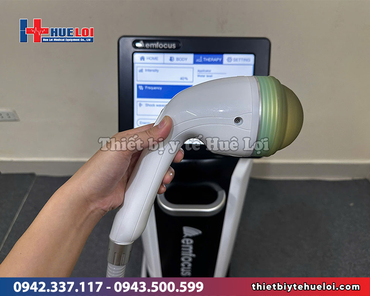 tay cầm trị liệu xung kích